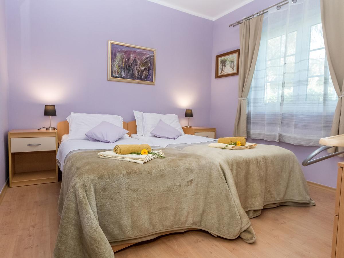 Spacious Holiday Home In Molat With Pool Brgulje Zewnętrze zdjęcie