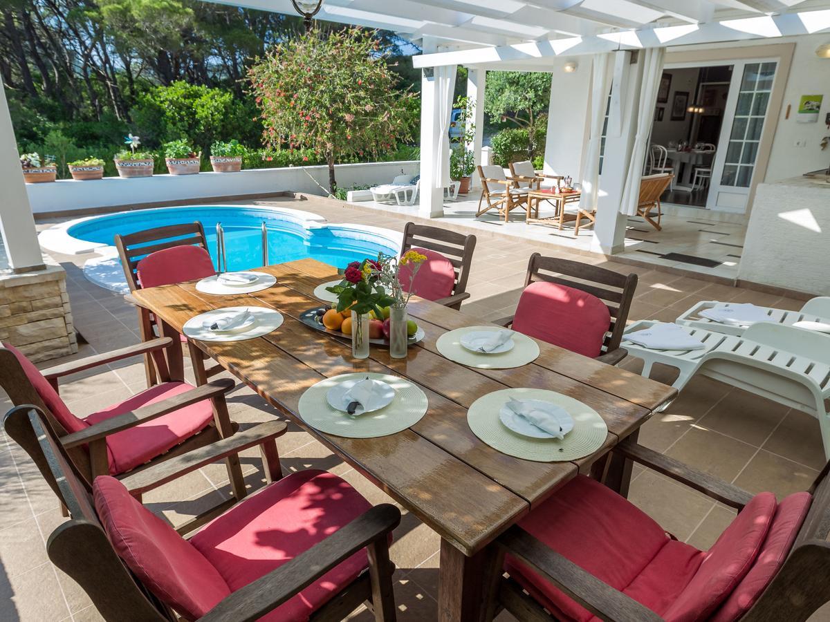 Spacious Holiday Home In Molat With Pool Brgulje Zewnętrze zdjęcie