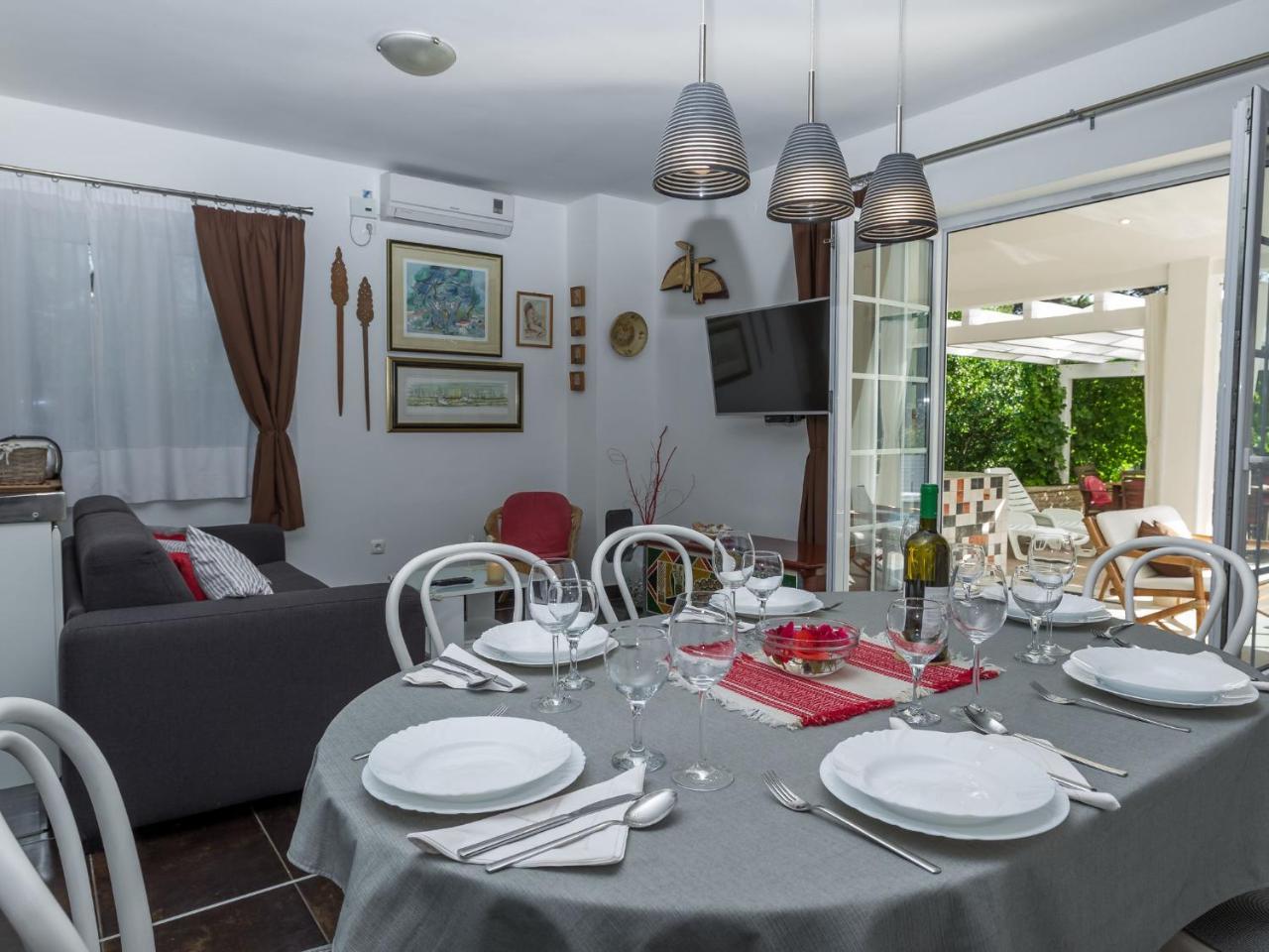 Spacious Holiday Home In Molat With Pool Brgulje Zewnętrze zdjęcie