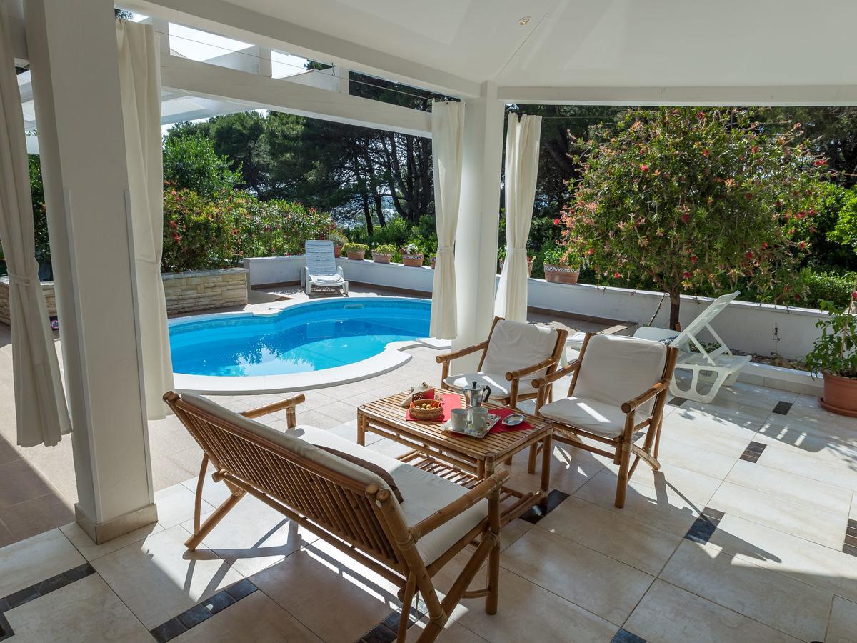 Spacious Holiday Home In Molat With Pool Brgulje Zewnętrze zdjęcie